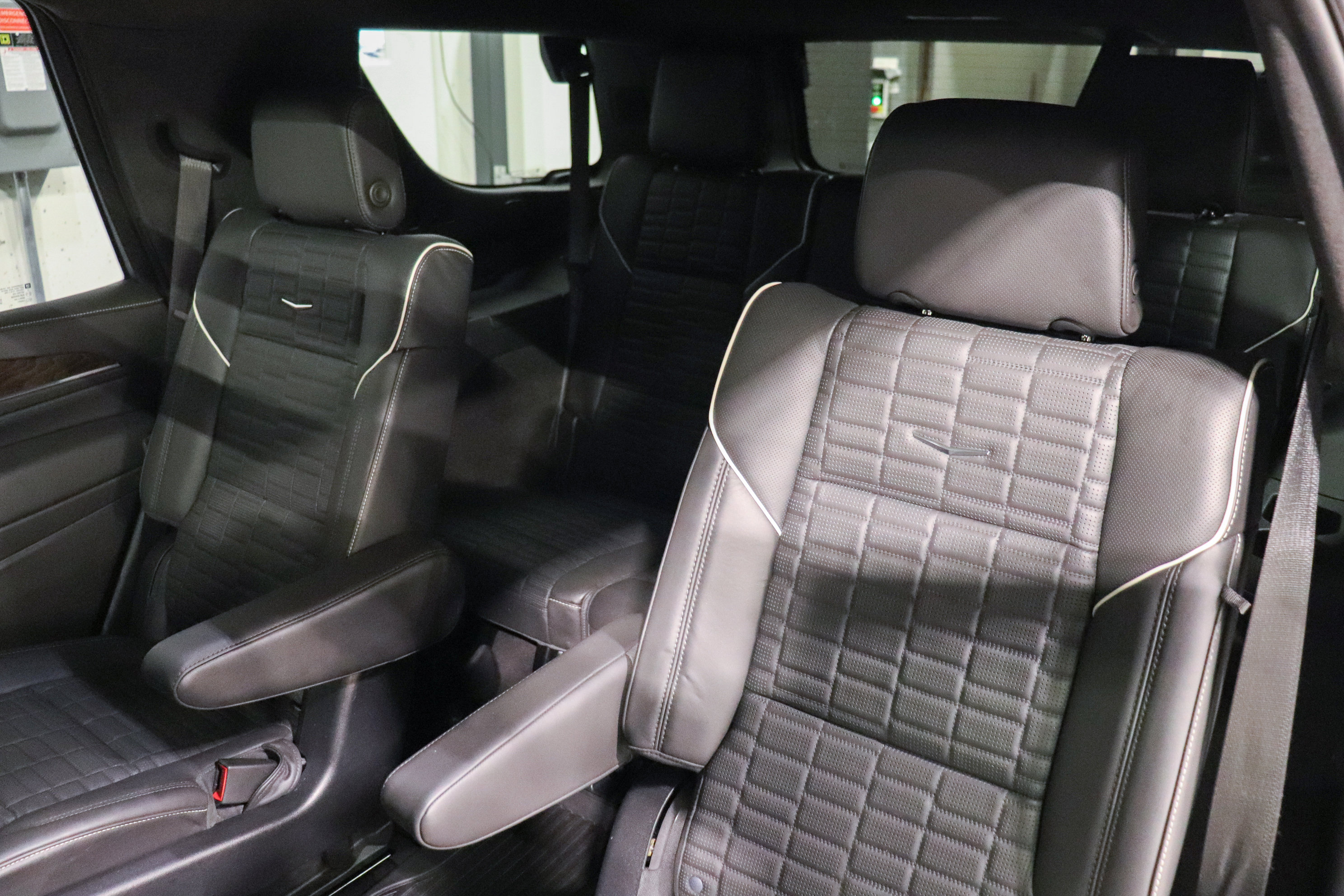 Certified 2023 Cadillac Escalade Sport Platinum w/ LPO, ONYX Package image 21