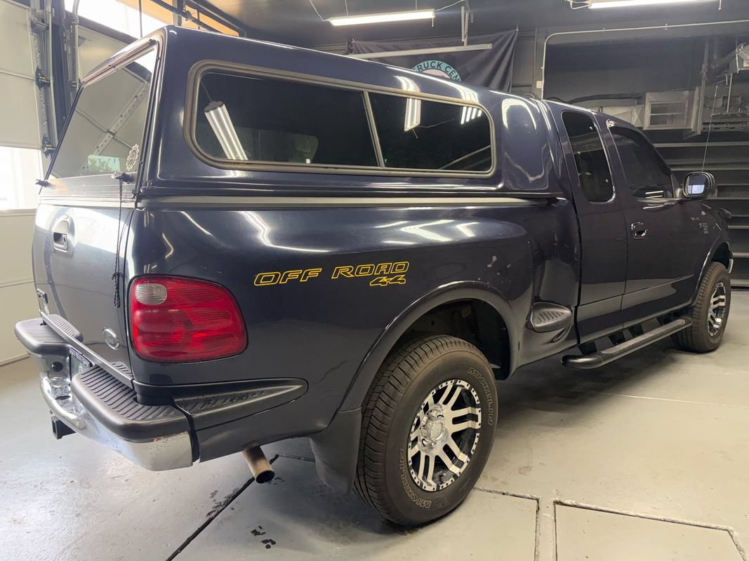 Used 2001 Ford F150 XLT AWD/4WD image 4