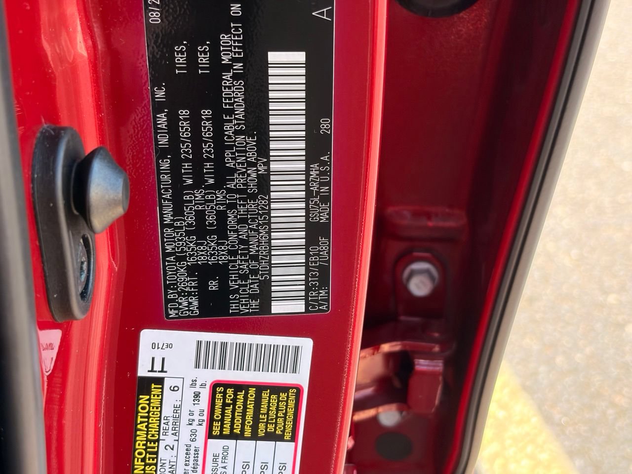 Used 2021 Toyota Highlander XLE AWD/4WD image 29