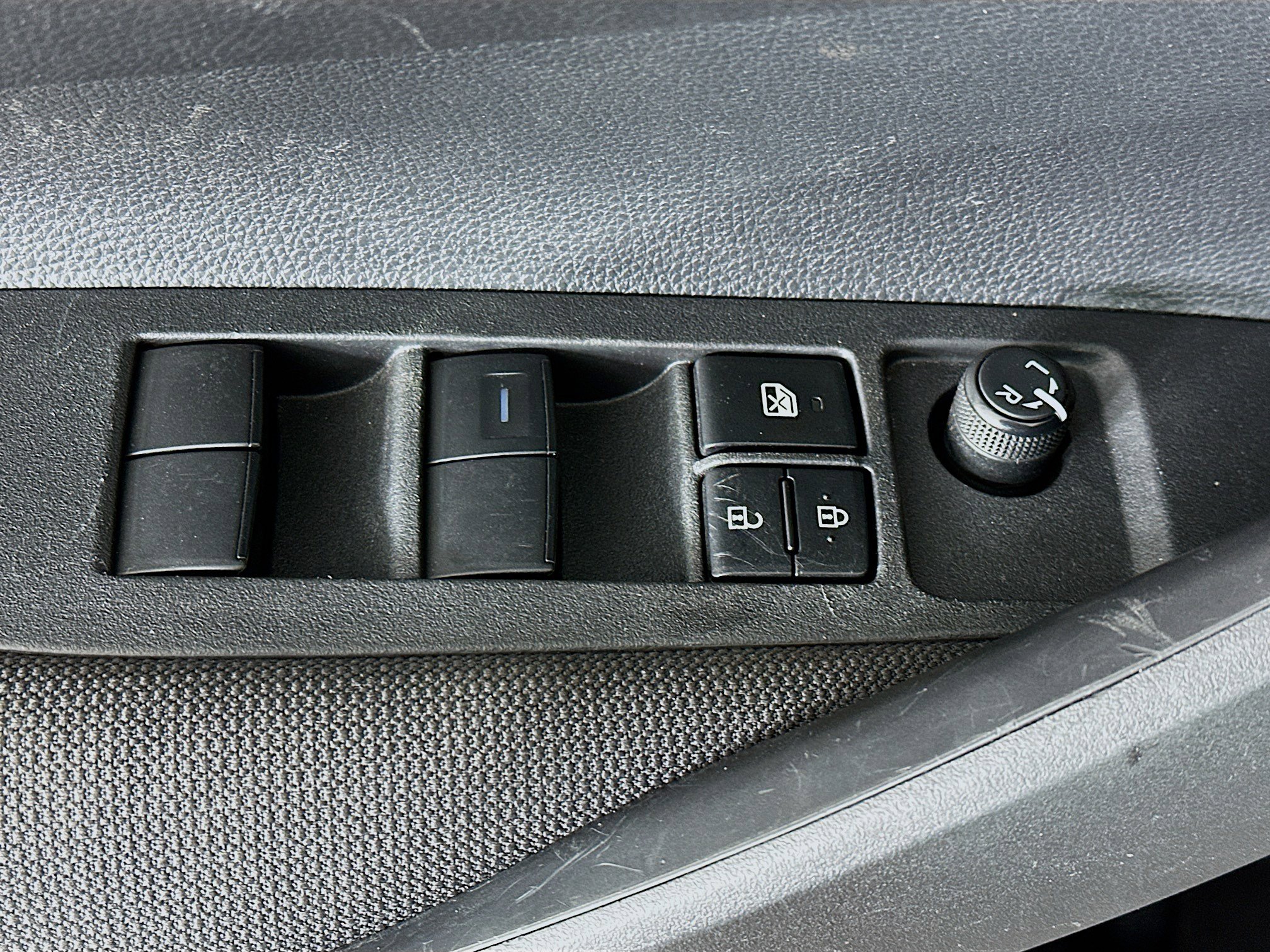 Used 2025 Toyota Corolla LE image 15