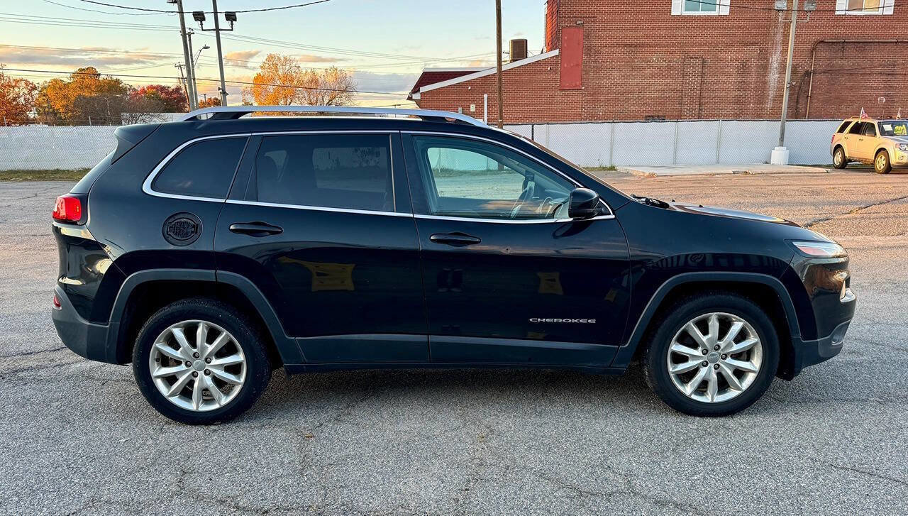 Used 2016 Jeep Cherokee Limited image 5