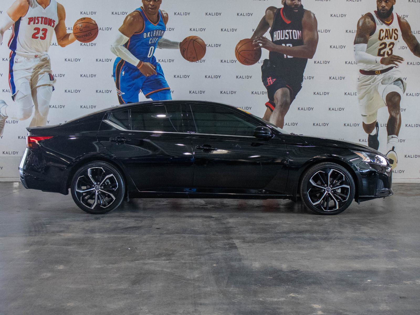 Used 2023 Nissan Altima 2.5 SR w/ SR Premium Package image 19