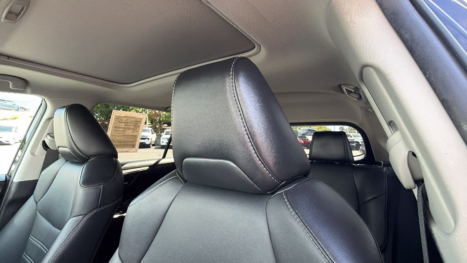 Used 2023 Toyota RAV4 XLE Premium FWD image 11