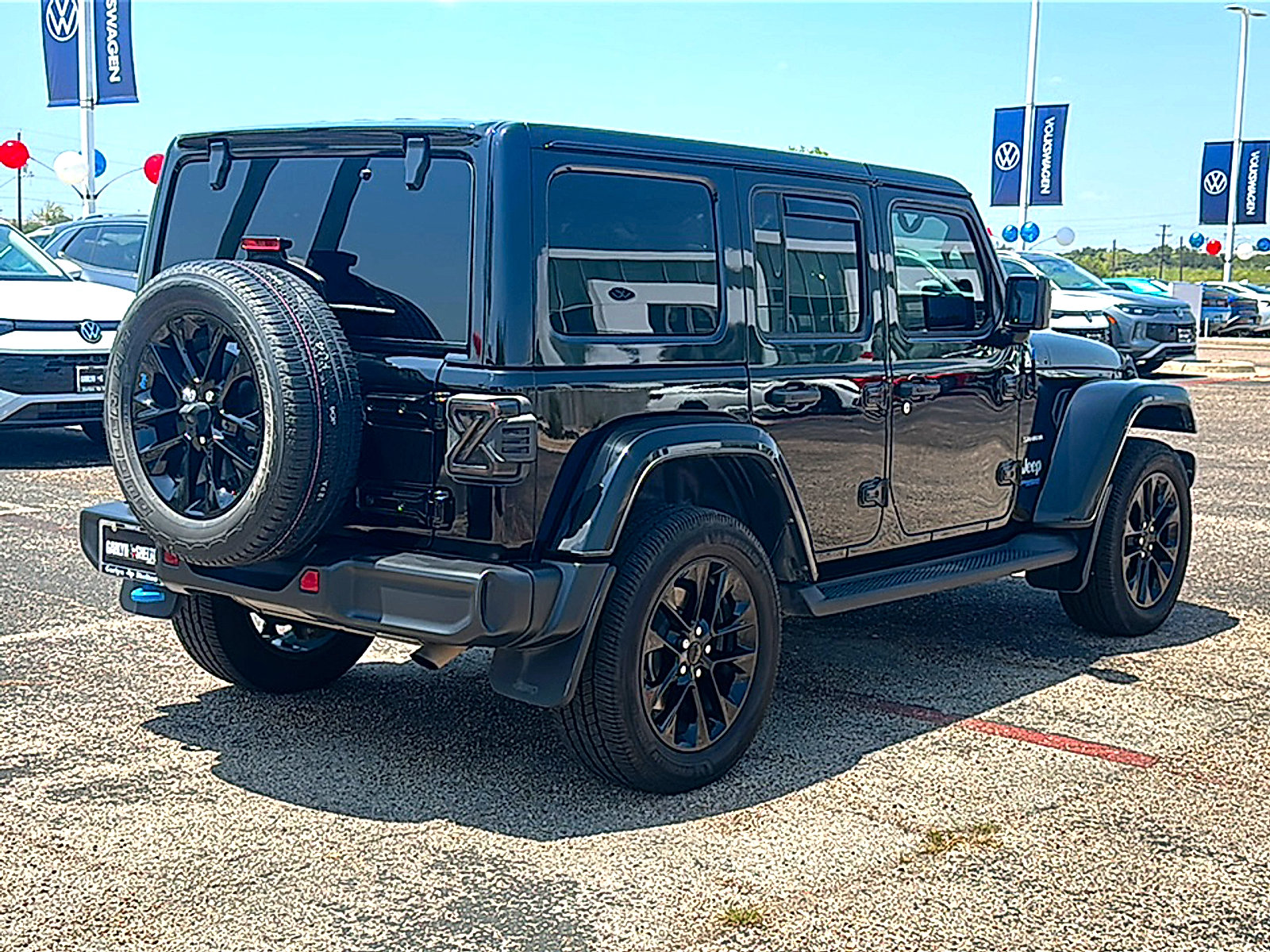 Used 2022 Jeep Wrangler Unlimited Sahara w/ Cold Weather Group AWD/4WD image 8