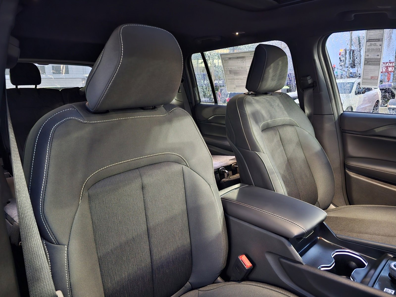 New 2025 Jeep Grand Cherokee L Laredo image 29