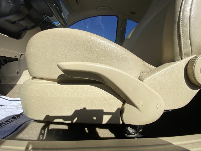 Used 2008 Volkswagen Beetle S FWD image 12