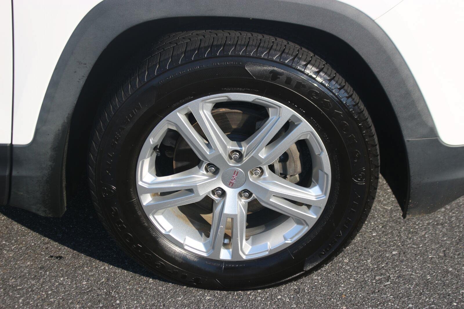 Used 2020 GMC Terrain SLE FWD image 34