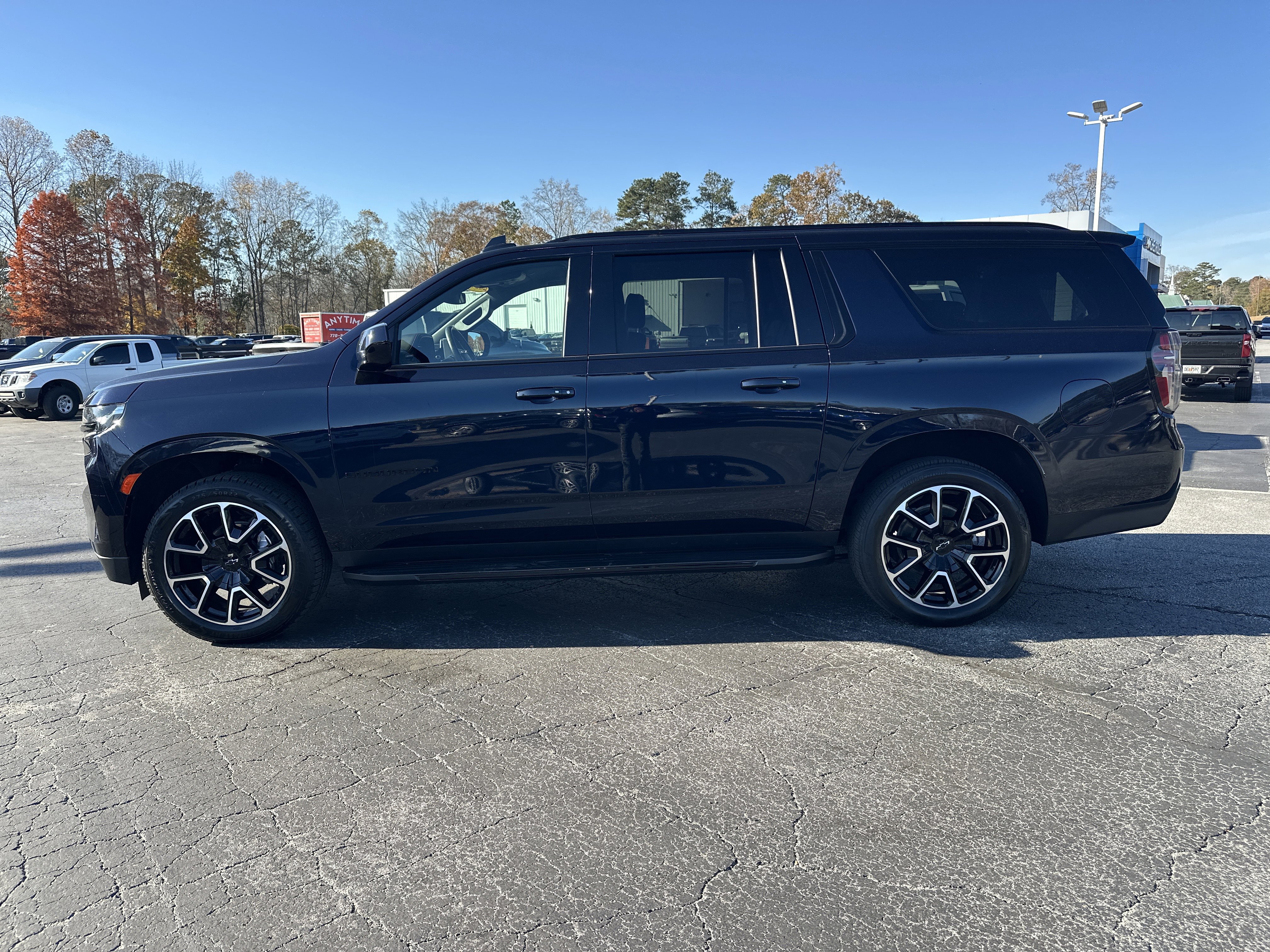 Certified 2024 Chevrolet Suburban RST image 5