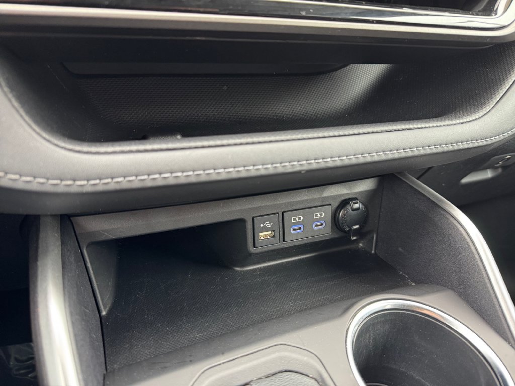 Used 2022 Toyota Highlander XLE AWD/4WD image 24