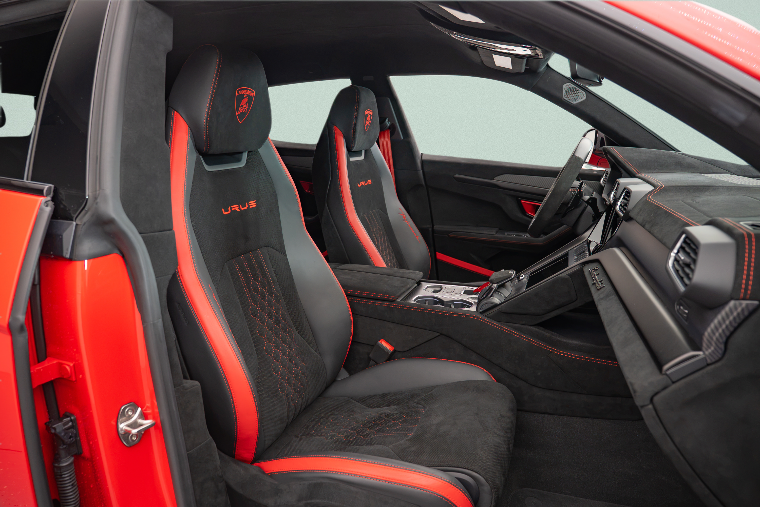 Used 2024 Lamborghini Urus Performante AWD/4WD image 18