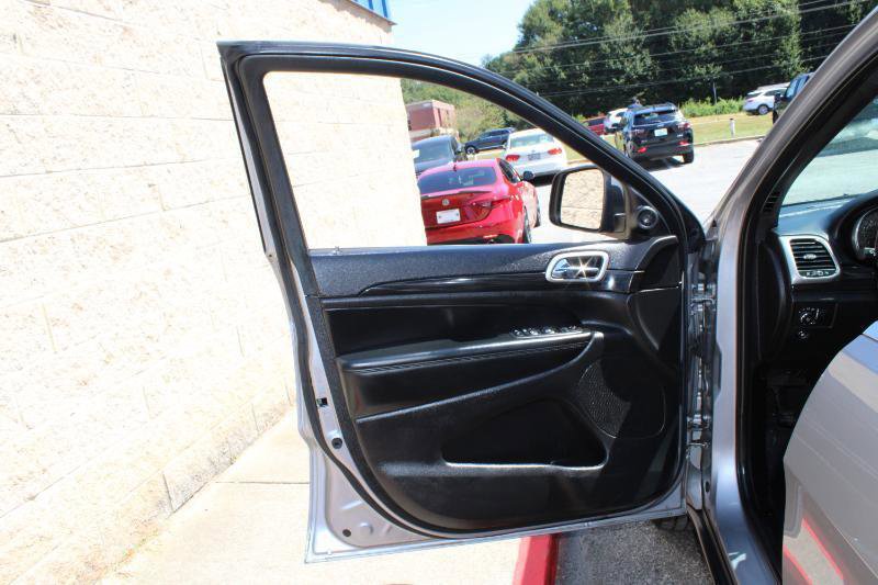 Used 2021 Jeep Grand Cherokee Laredo X RWD image 18