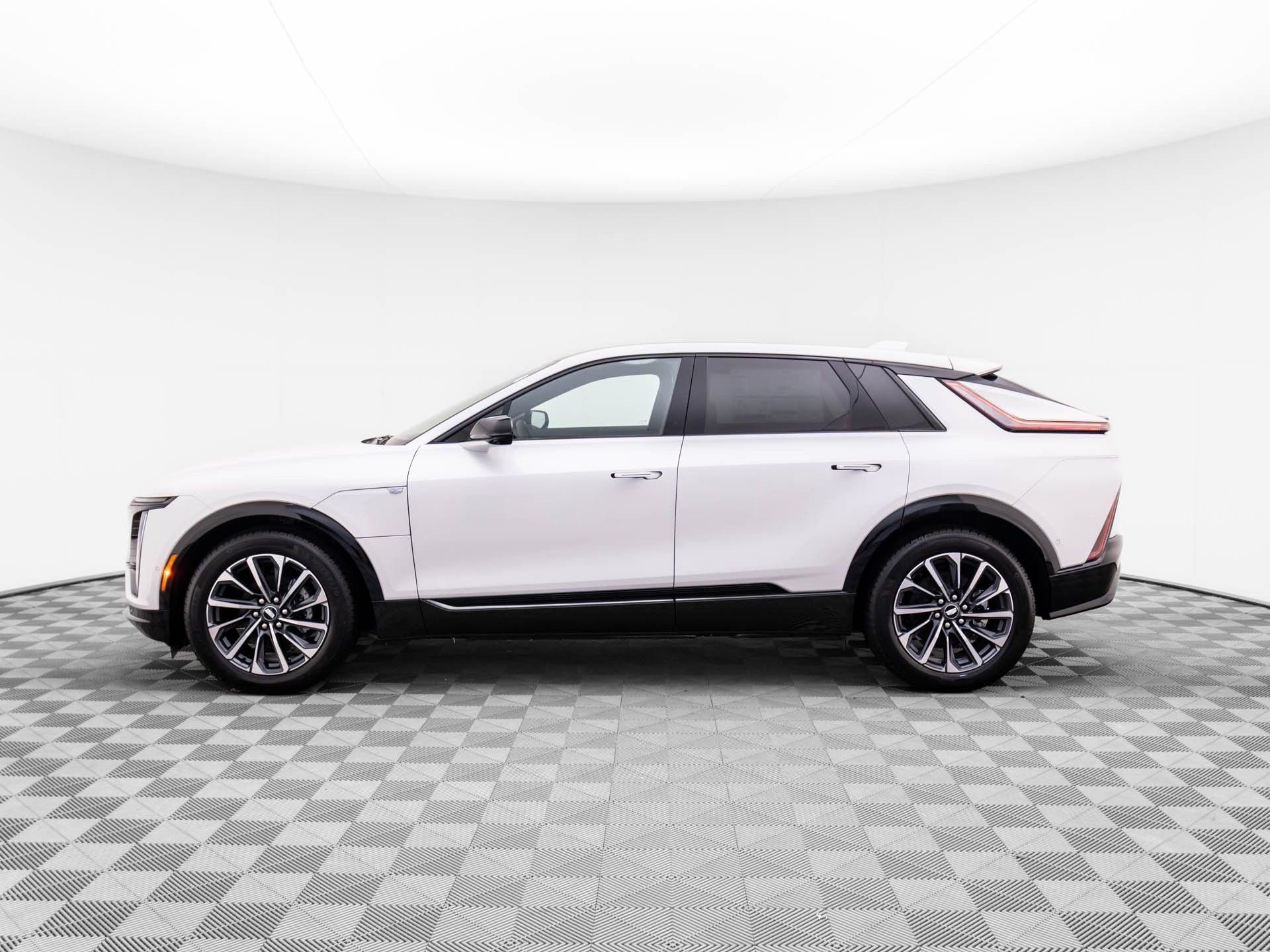 New 2026 Cadillac Lyriq Sport image 2