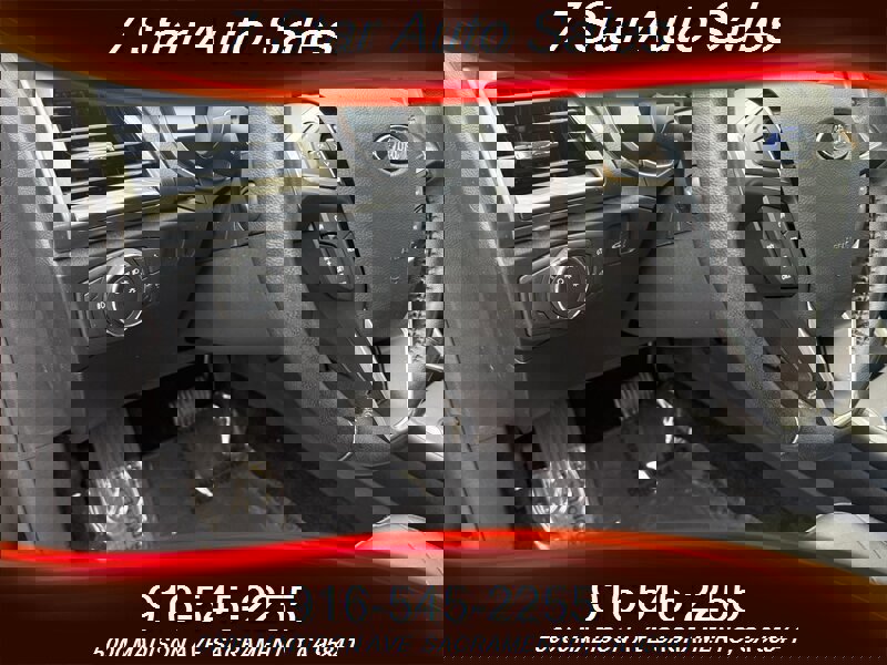 Used 2017 Ford Fusion SE w/ Fusion SE Technology Package image 8