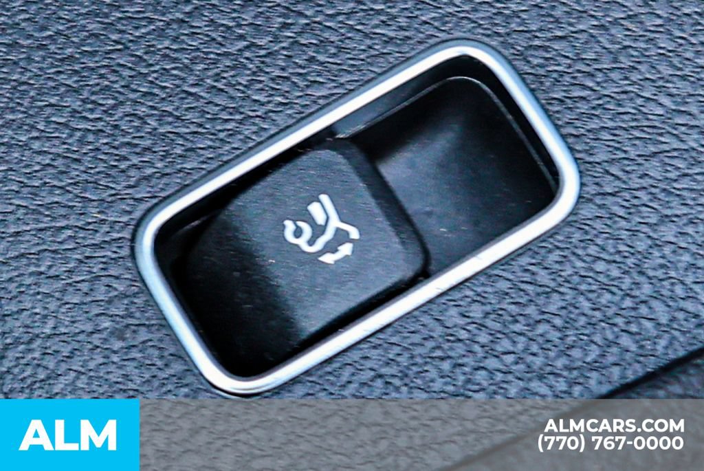 Used 2024 Mercedes-Benz GLE 450 4MATIC w/ AMG Line Exterior image 49
