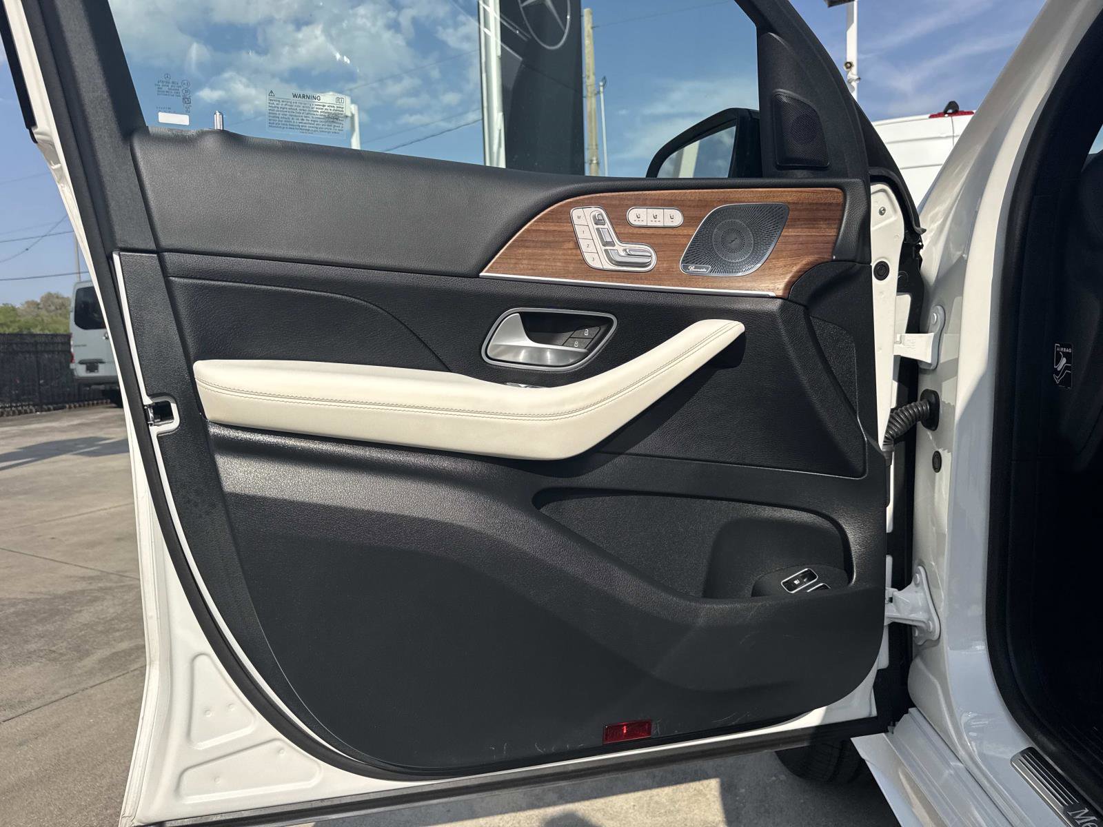 Certified 2025 Mercedes-Benz GLE 450e 4MATIC image 15