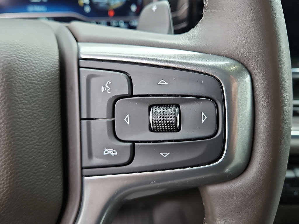 Used 2023 Chevrolet Silverado 1500 LTZ w/ Z71 Off-Road Package image 18