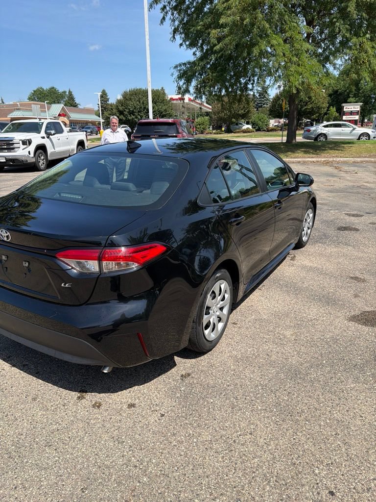 Used 2024 Toyota Corolla LE FWD image 8