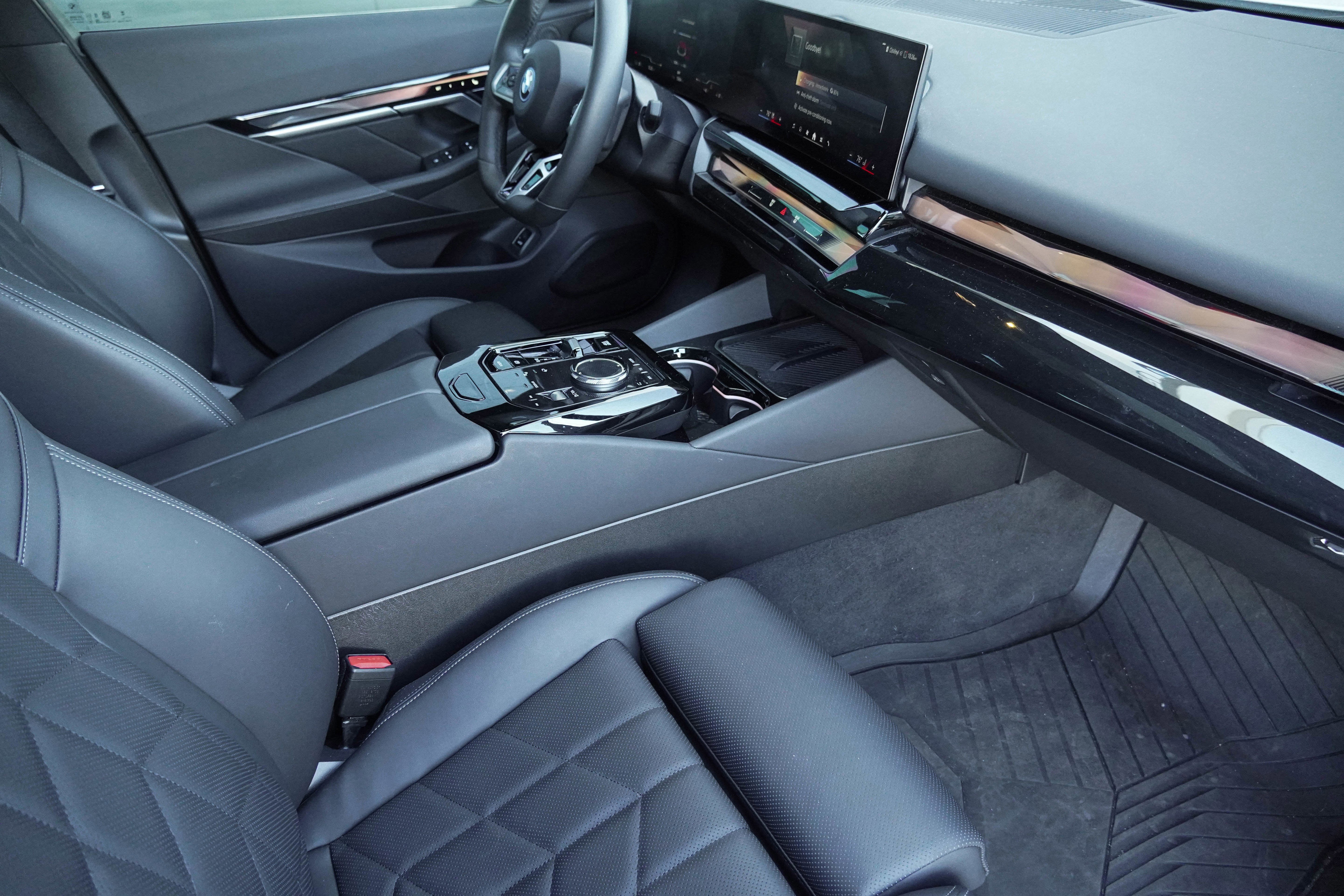 Used 2024 BMW i5 eDrive40i w/ M Sport Package image 10