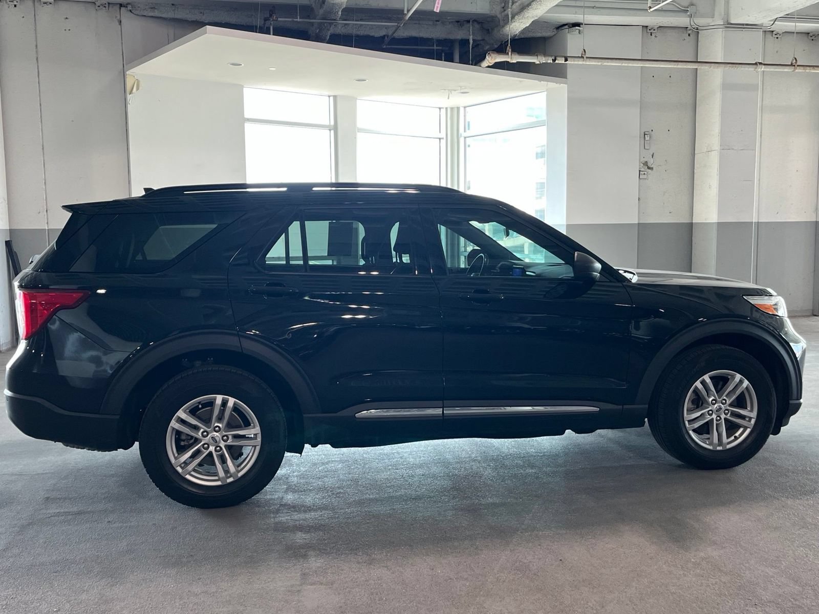 Used 2021 Ford Explorer XLT AWD/4WD image 13