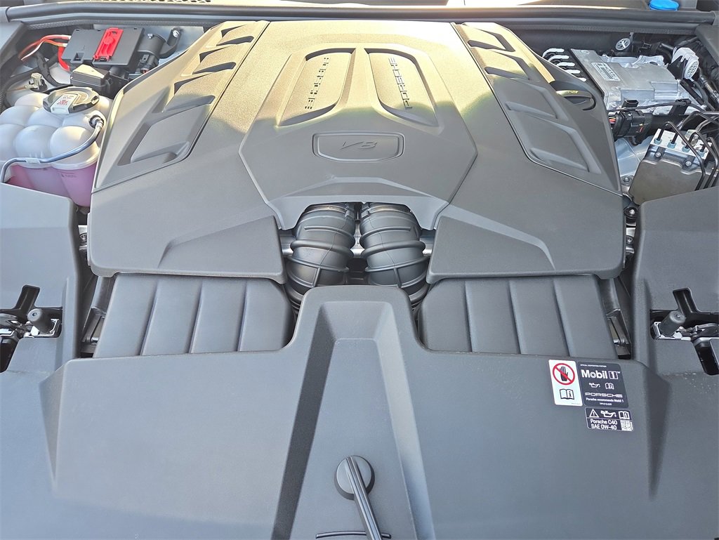 New 2026 Porsche Cayenne GTS image 32