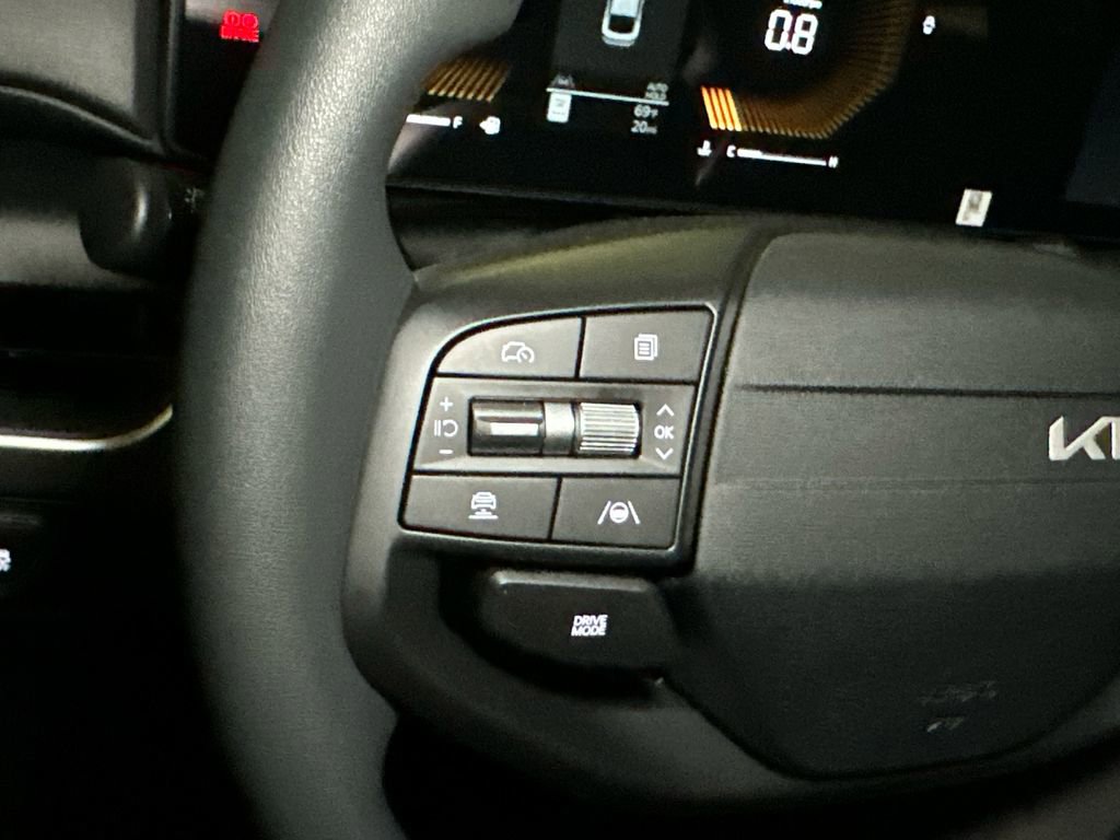 New 2025 Kia K4 FWD image 19