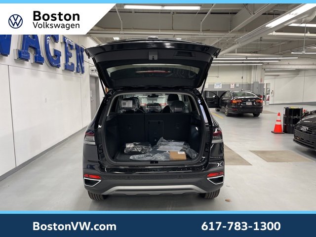 New 2026 Volkswagen Taos SE image 11