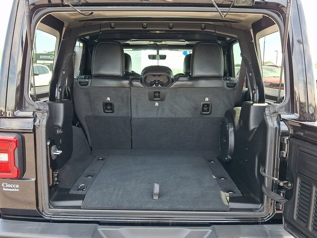 Used 2021 Jeep Wrangler Unlimited Sahara AWD/4WD image 29