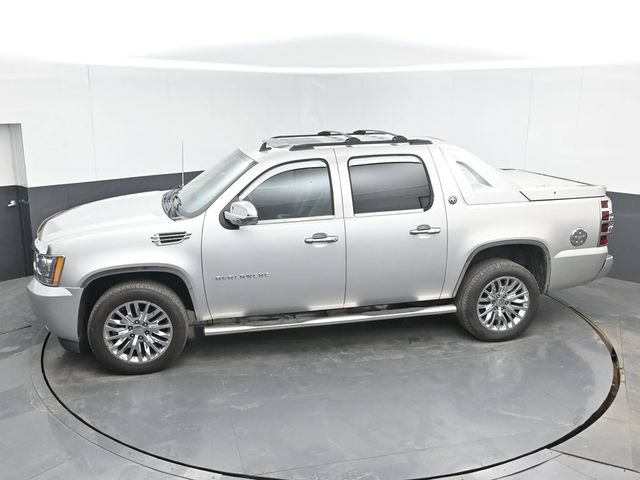 Used 2013 Chevrolet Avalanche LT AWD/4WD image 30