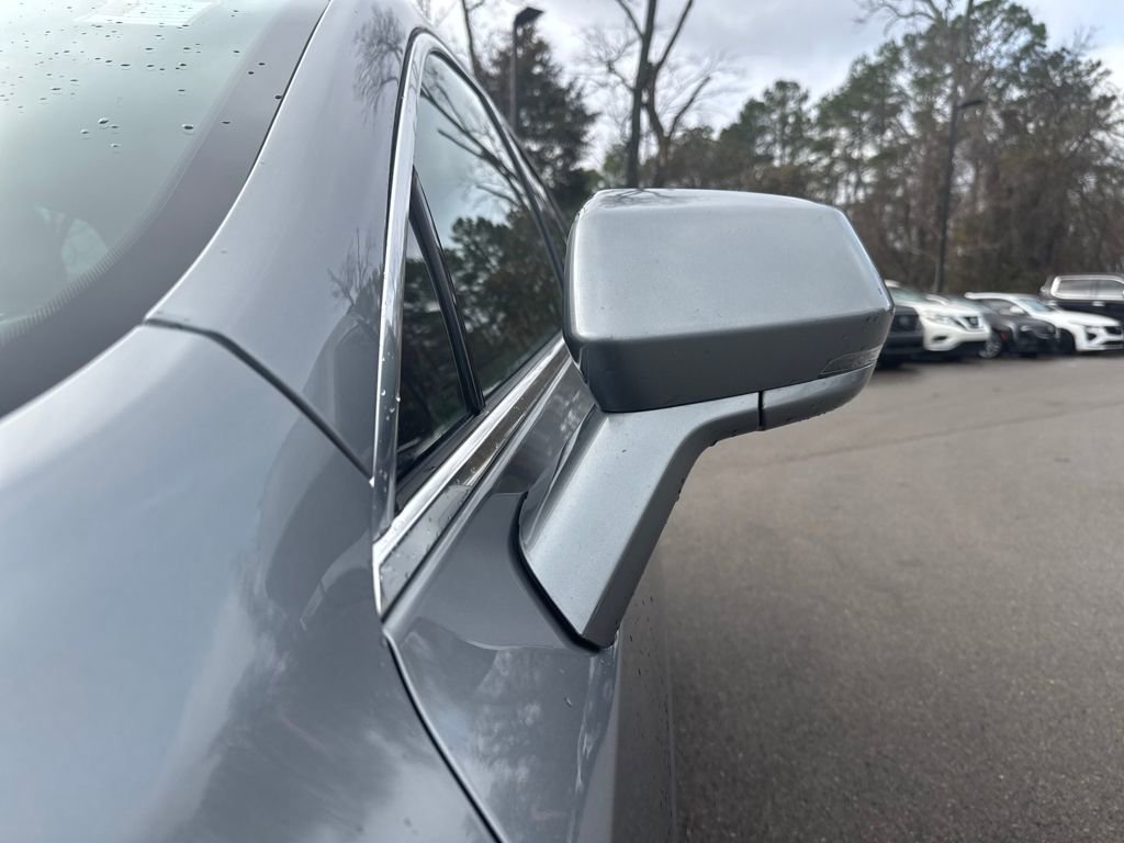 Used 2024 Cadillac XT4 Premium Luxury image 33