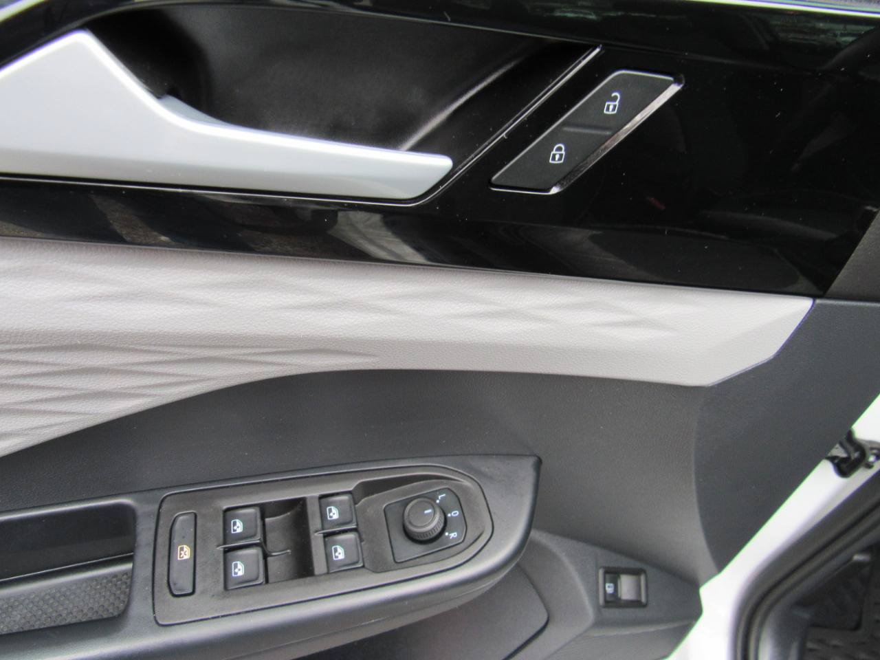 Used 2024 Volkswagen Taos S FWD image 16