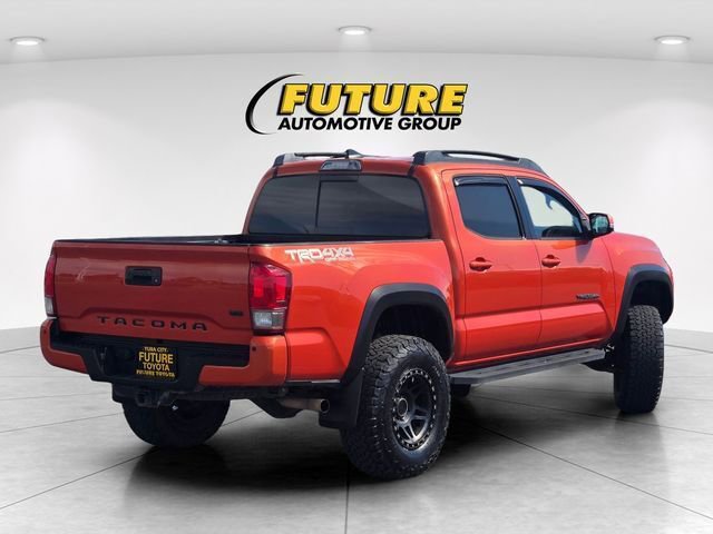 Used 2017 Toyota Tacoma TRD Off-Road image 5