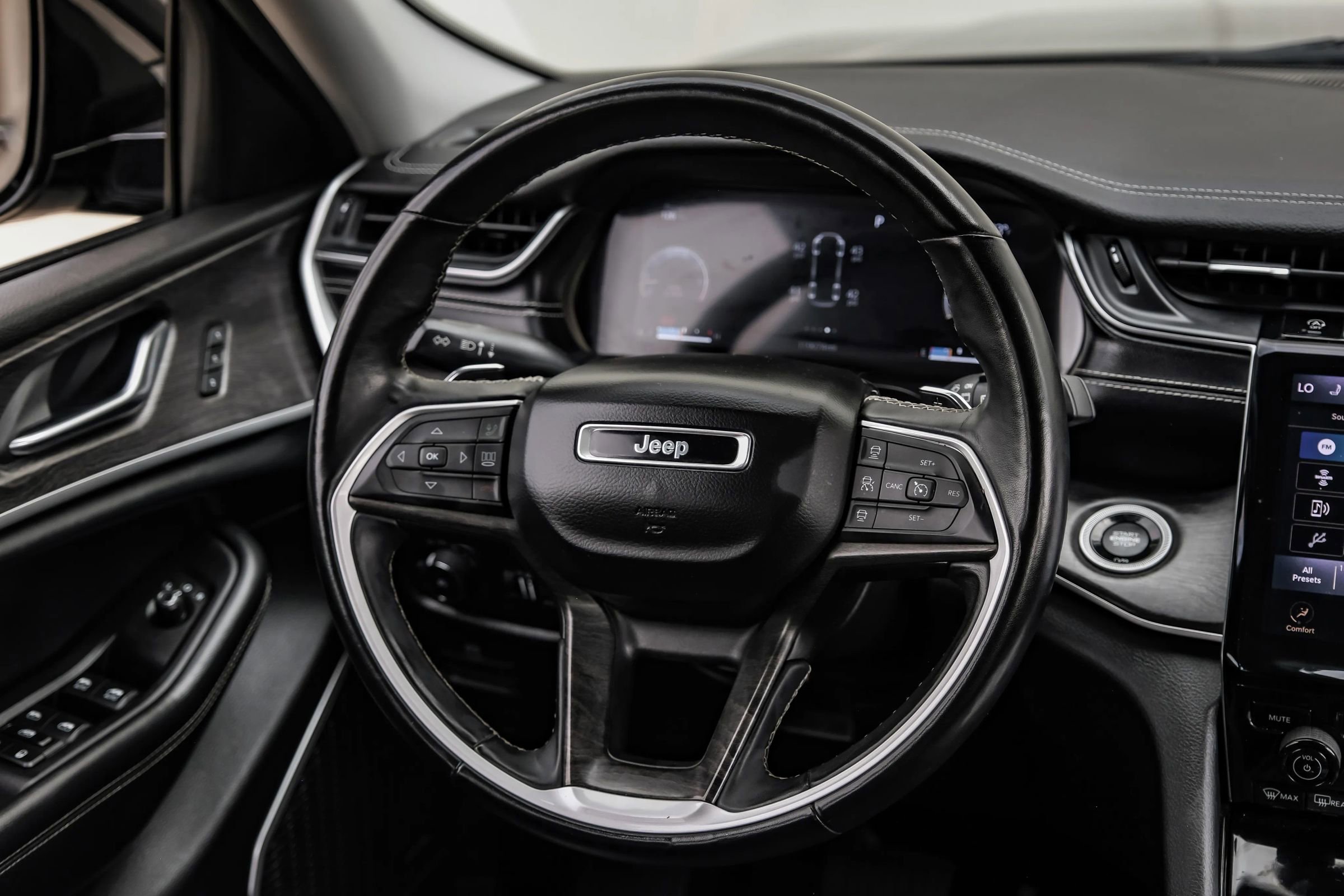 Used 2021 Jeep Grand Cherokee L Limited w/ Trailer Tow Group (B) image 21