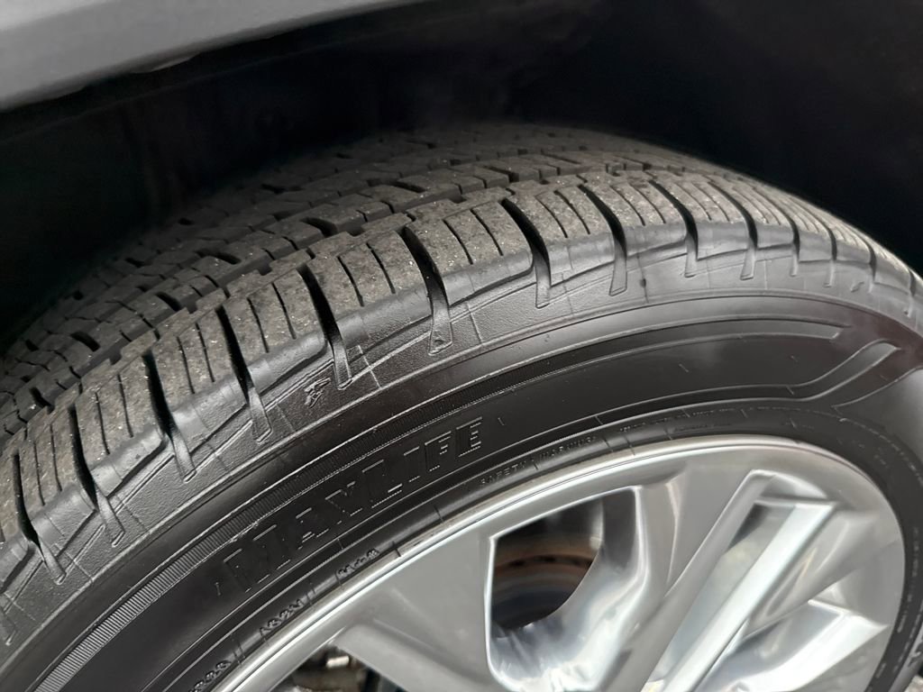 Used 2021 Toyota Highlander Limited image 25