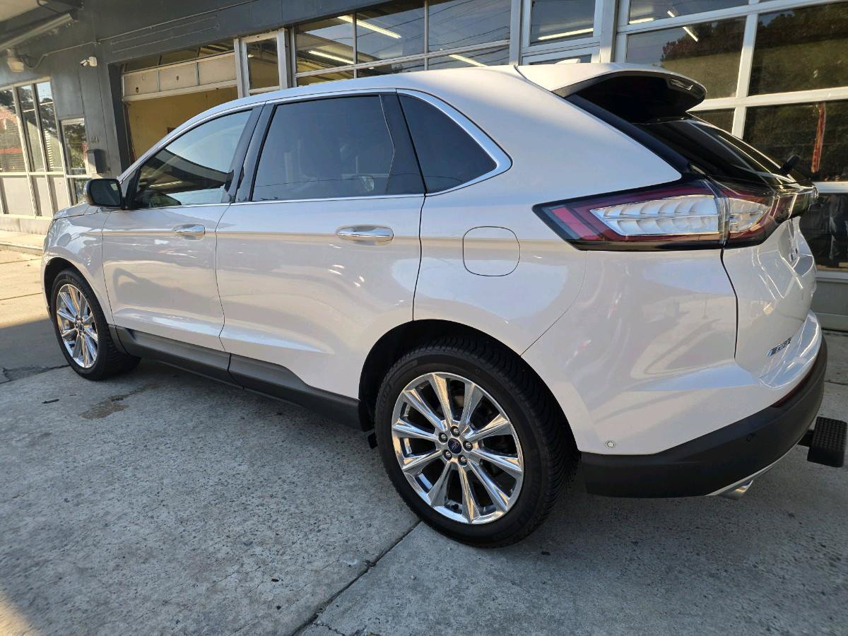 Used 2017 Ford Edge Titanium w/ Equipment Group 302A AWD/4WD image 4