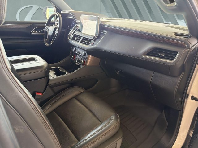Used 2024 Chevrolet Suburban High Country AWD/4WD image 25