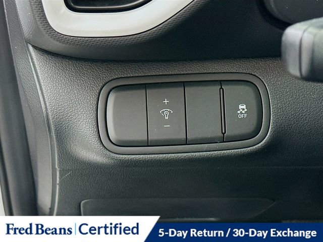 Certified 2024 Hyundai Venue Limited FWD image 12