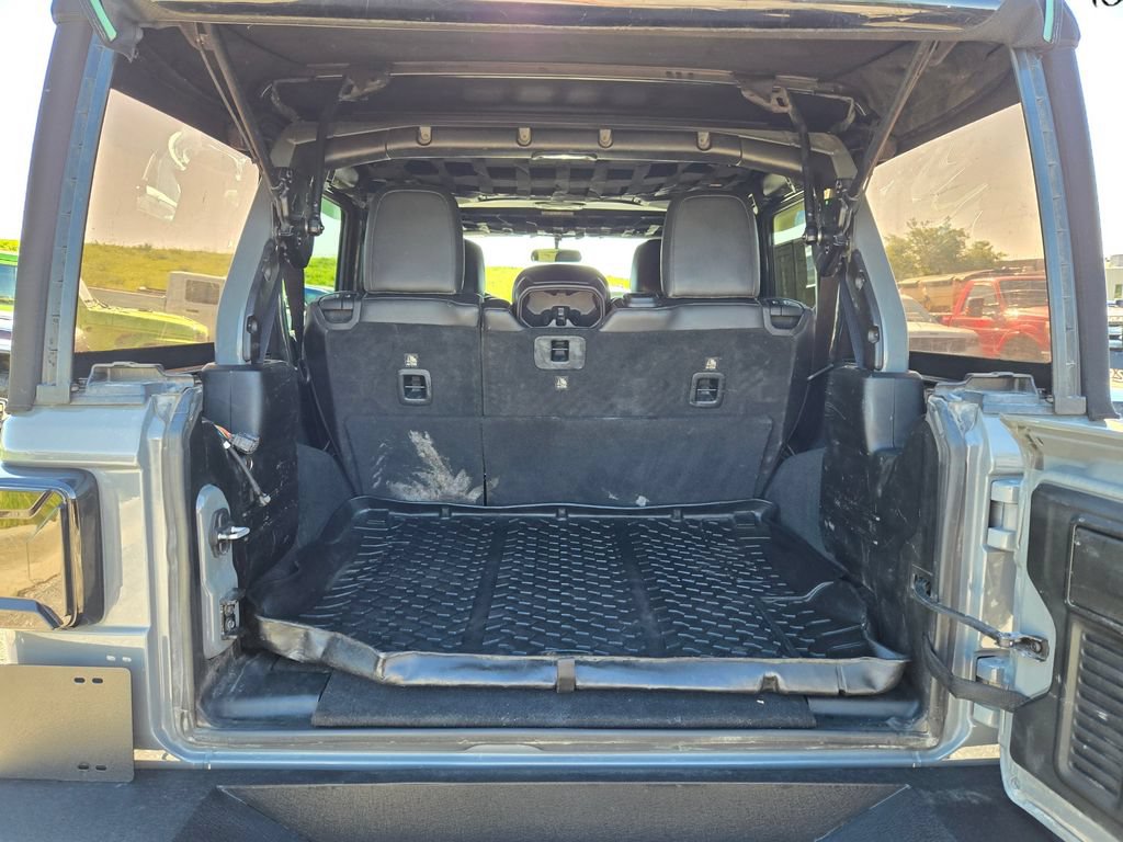 Used 2018 Jeep Wrangler Unlimited Rubicon w/ Dual Top Group AWD/4WD image 27