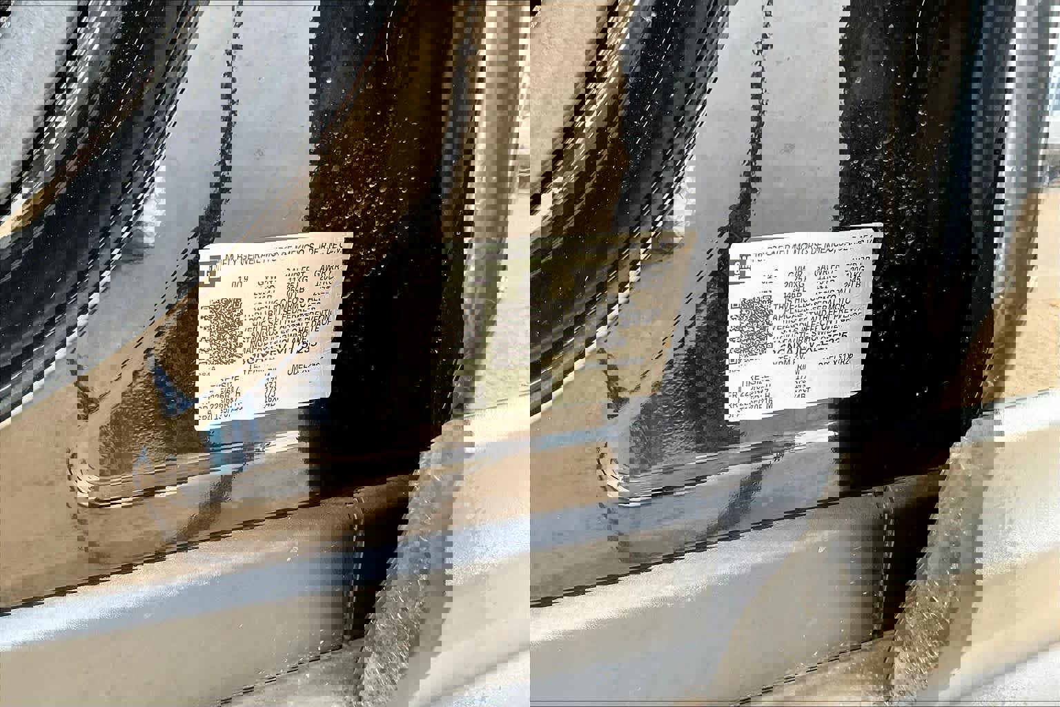 Used 2020 Chevrolet Equinox LT w/ Driver Convenience Package image 32