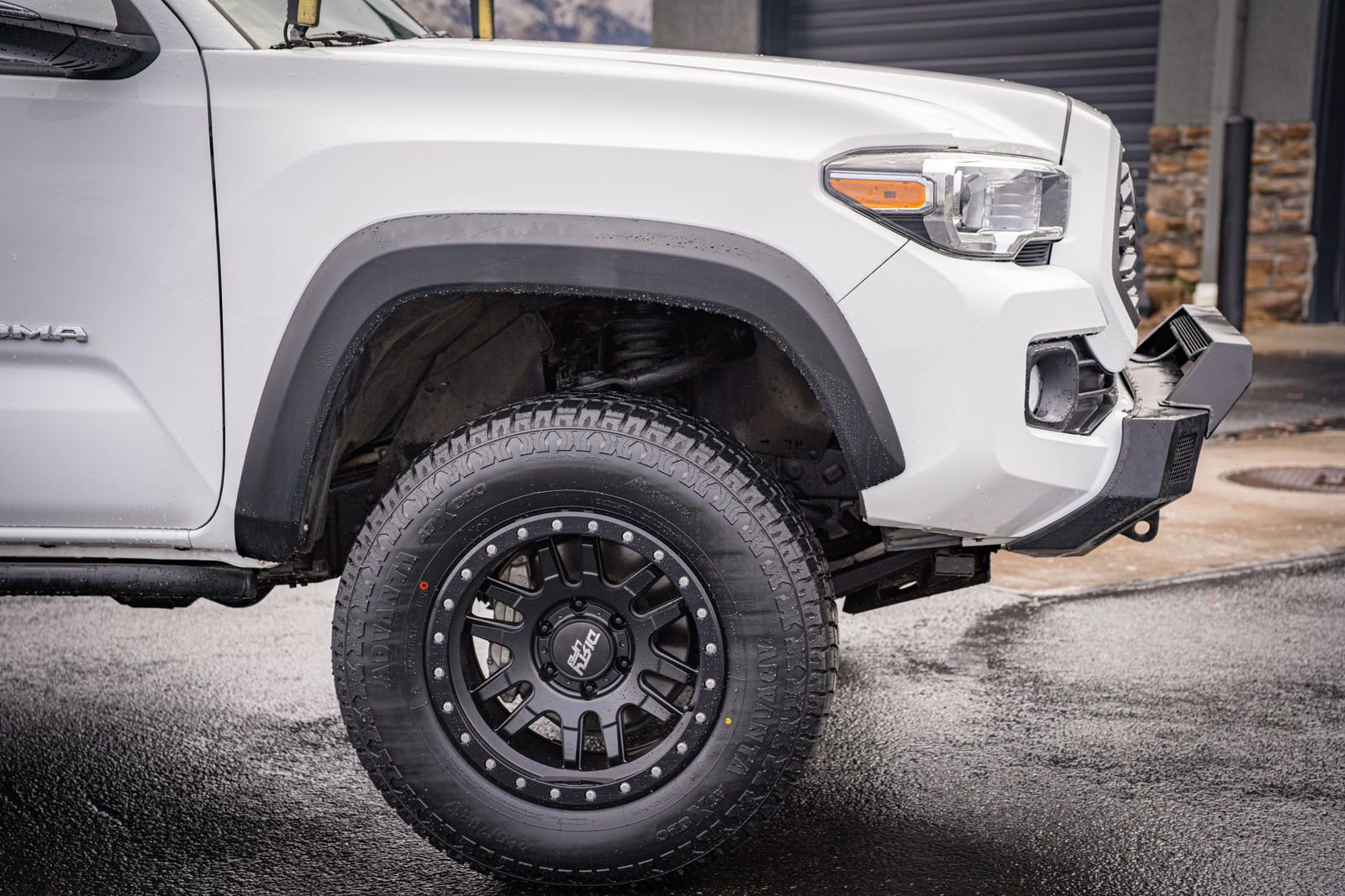 Used 2020 Toyota Tacoma TRD Off-Road image 5