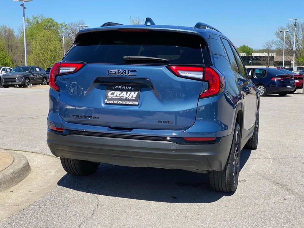Used 2024 GMC Terrain SLE w/ Driver Convenience Package AWD/4WD image 8