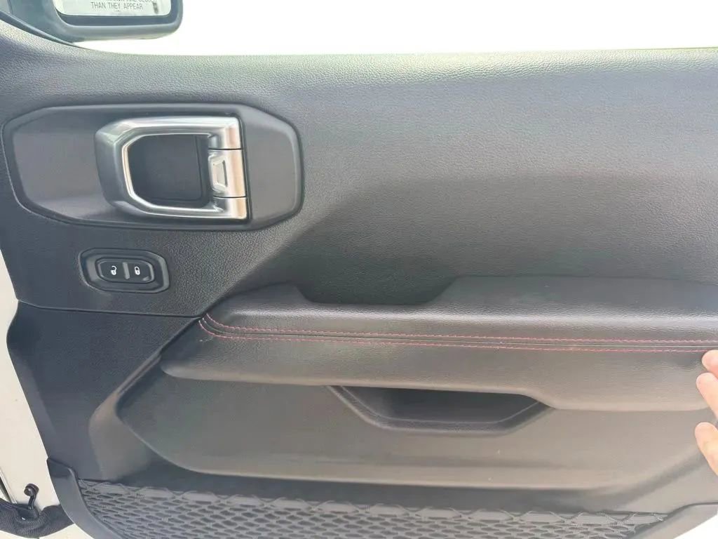 Used 2023 Jeep Gladiator Rubicon w/ Cold Weather Group AWD/4WD image 15