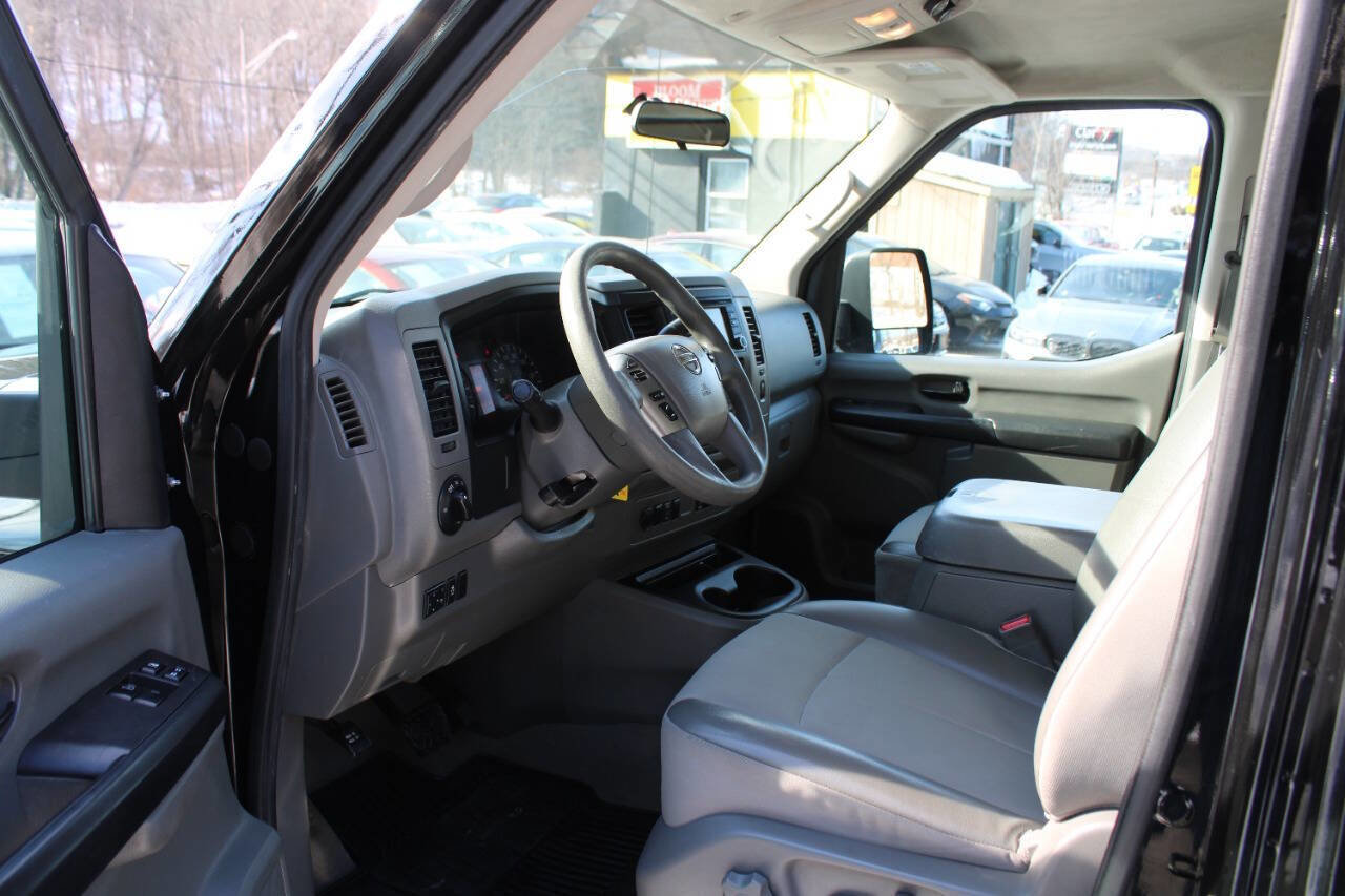 Used 2016 Nissan NV 3500 SV w/ SV Technology Package image 21