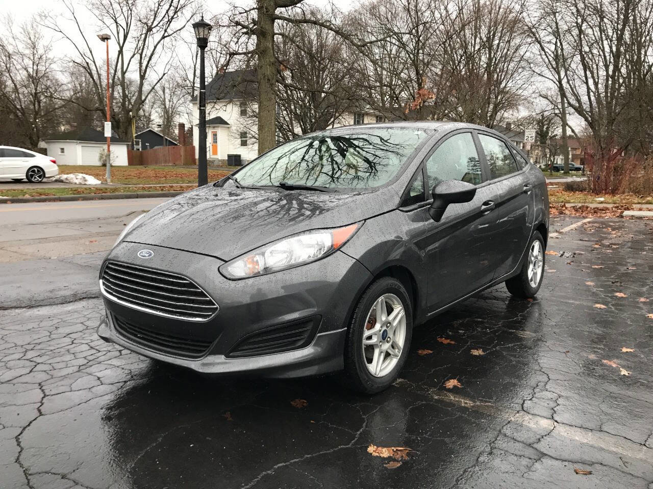 Used 2019 Ford Fiesta SE image 4