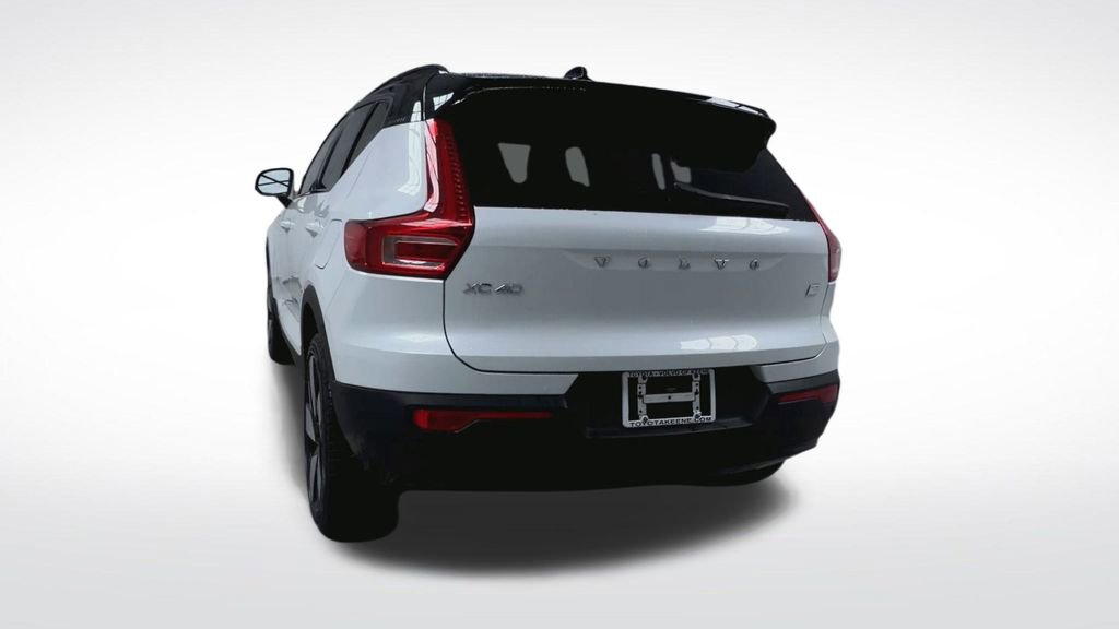 Used 2023 Volvo XC40 Recharge Ultimate image 24