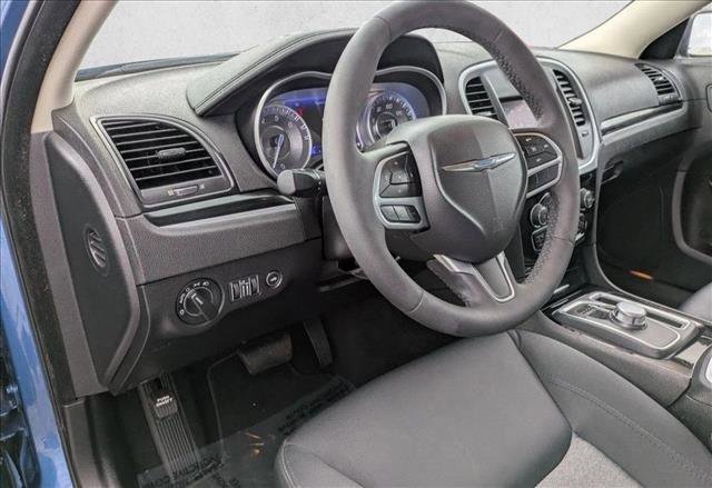 Used 2023 Chrysler 300 Touring w/ Sport Appearance Package image 10