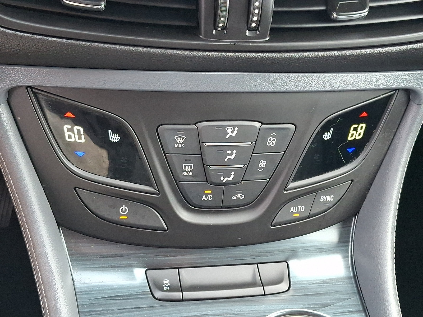 Used 2020 Buick Envision Essence FWD image 15