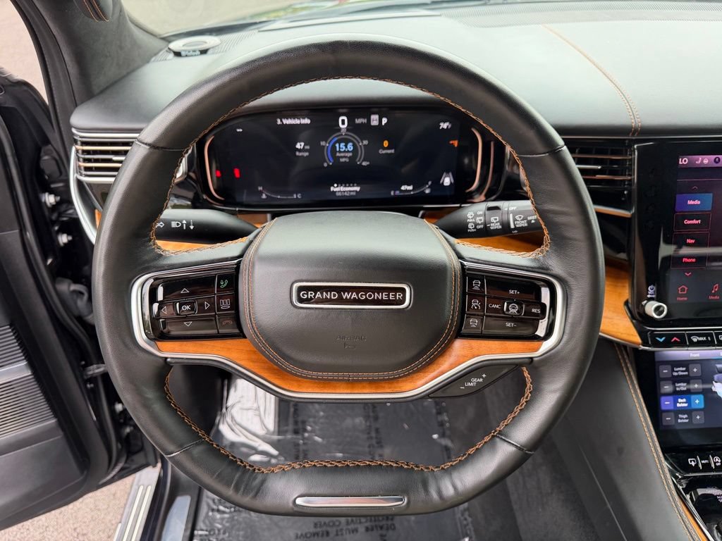 Used 2024 Jeep Grand Wagoneer L Series III AWD/4WD image 19
