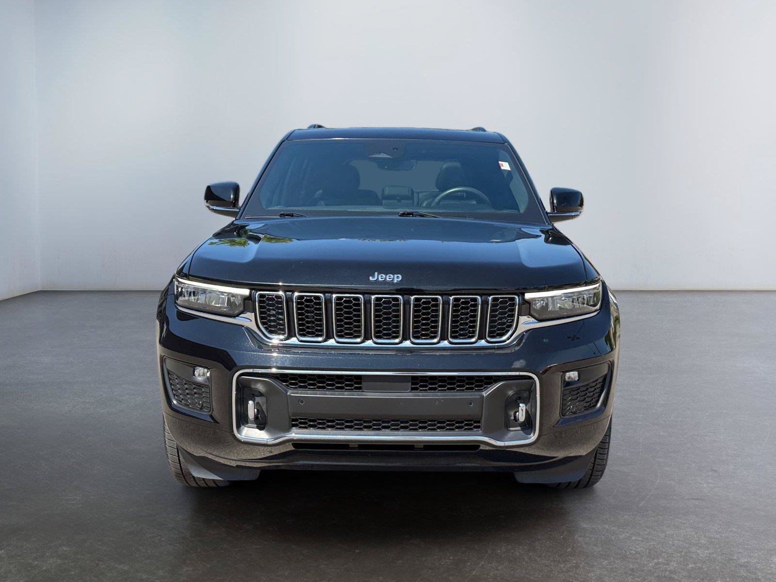 Used 2022 Jeep Grand Cherokee Overland AWD/4WD image 8