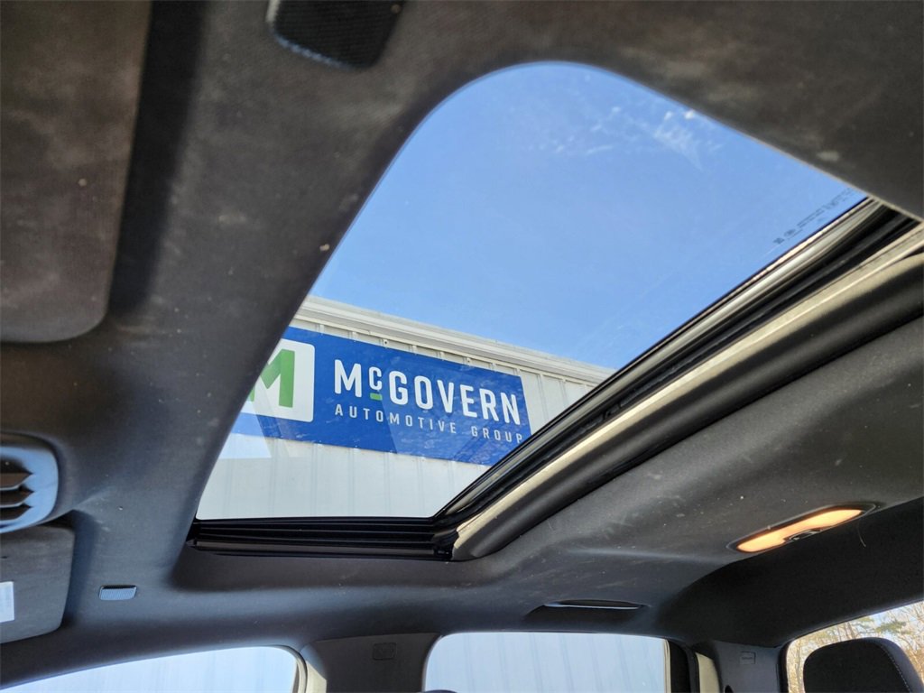 Used 2024 Chevrolet Colorado LT w/ LT Convenience Package II image 18