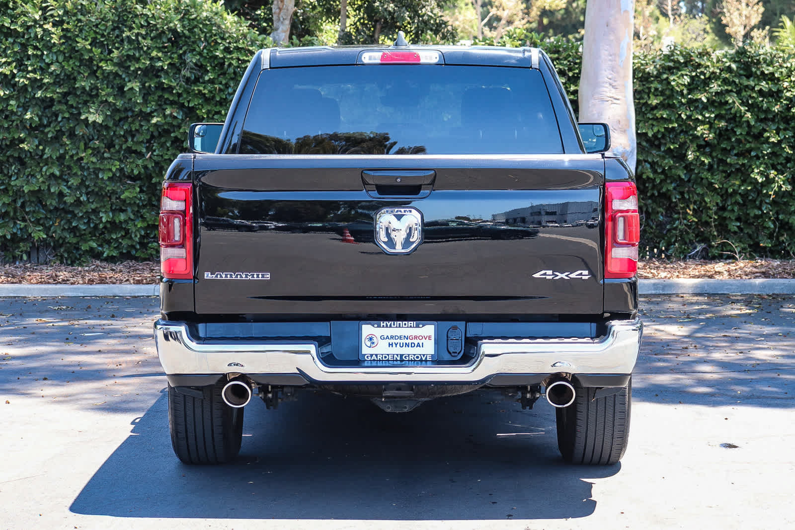 Used 2024 RAM 1500 Laramie AWD/4WD image 6